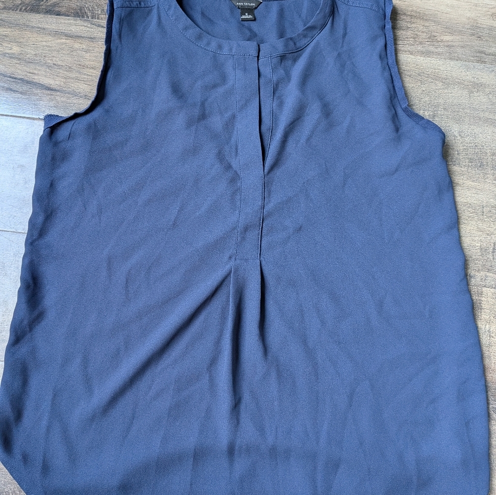 Ann Taylor Navy Blue Mixed Media Pleat Front Shell - Size Small